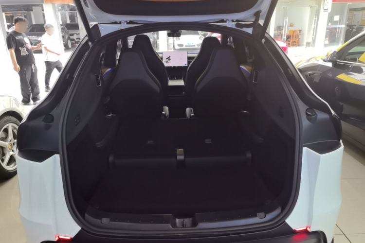 Used Tesla Model Y L 2025 Model Long-Range All-Wheel-Drive Version Trunk