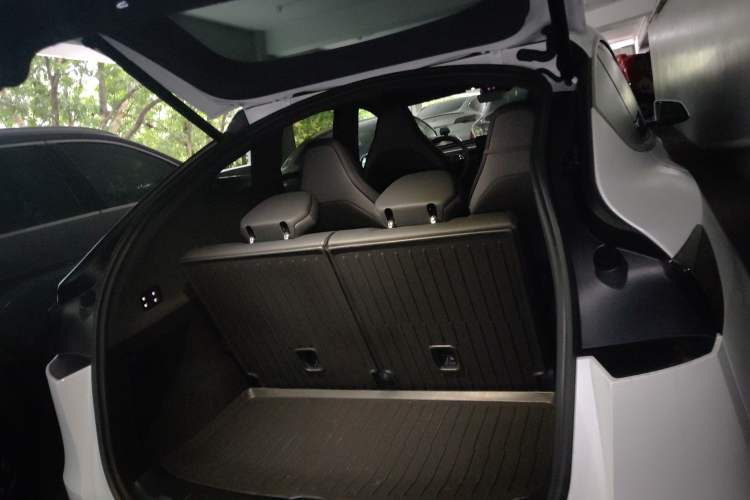 Used Tesla Model Y L 2025 Model Long-Range All-Wheel-Drive Version Trunk