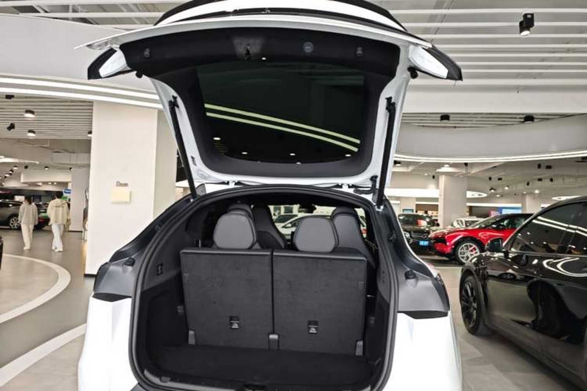 Used Tesla Model Y L 2025 Model Long-Range All-Wheel-Drive Version Trunk