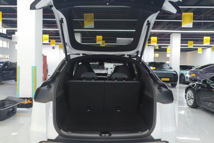 Used Tesla Model Y L 2025 Model Long-Range All-Wheel-Drive Version Trunk