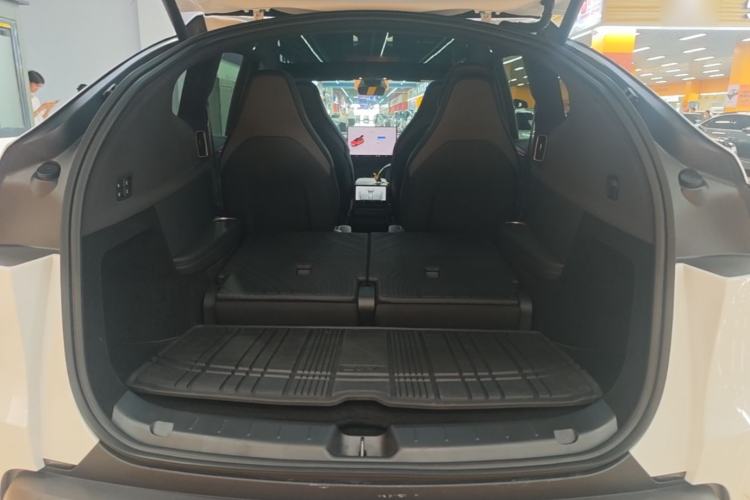 Used Tesla Model Y L 2025 Model Long-Range All-Wheel-Drive Version Trunk