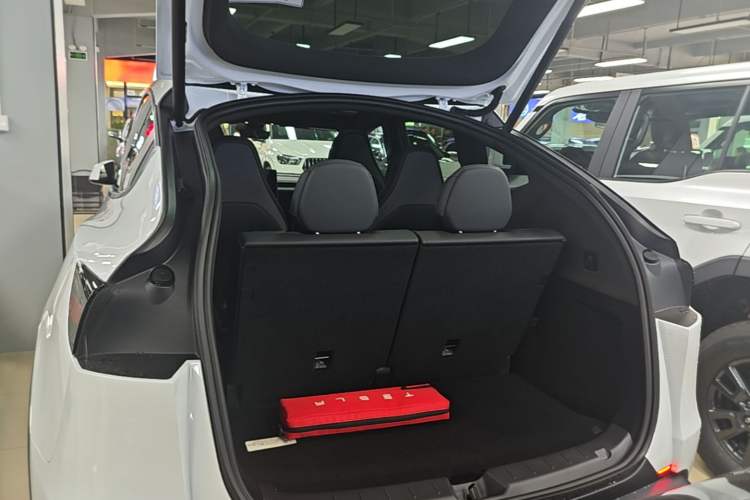 Used Tesla Model Y L 2025 Model Long-Range All-Wheel-Drive Version Trunk