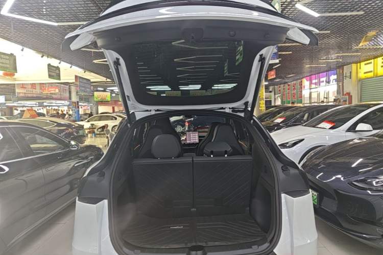 Used Tesla Model Y L 2025 Model Long-Range All-Wheel-Drive Version Trunk