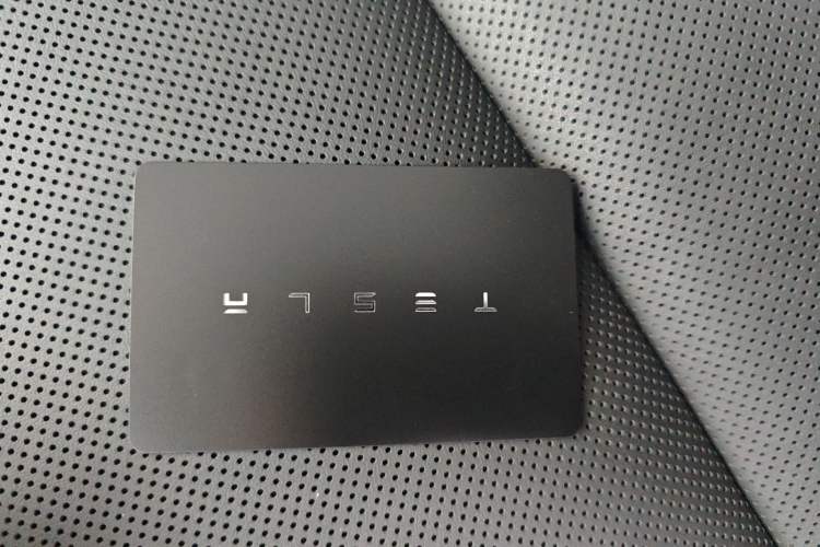 Used Tesla Model Y L 2025 Model Long-Range All-Wheel-Drive Version Vehicle Key