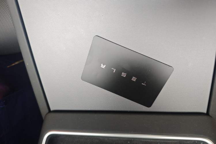 Used Tesla Model Y L 2025 Model Long-Range All-Wheel-Drive Version Vehicle Key