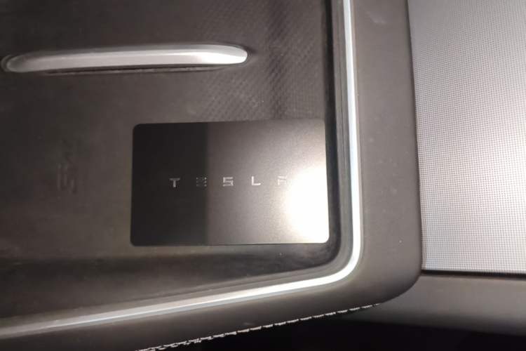 Used Tesla Model Y L 2025 Model Long-Range All-Wheel-Drive Version Vehicle Key
