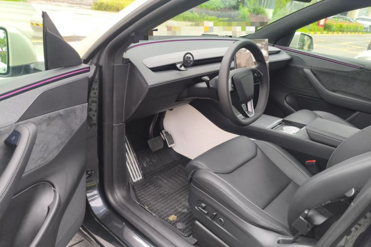 Used Tesla Model Y L 2025 Model Long-Range All-Wheel-Drive Version Driver Seat