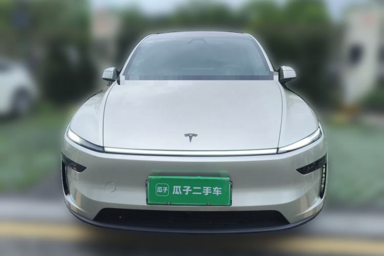 Used Tesla Model Y L 2025 Model Long-Range All-Wheel-Drive Version Front