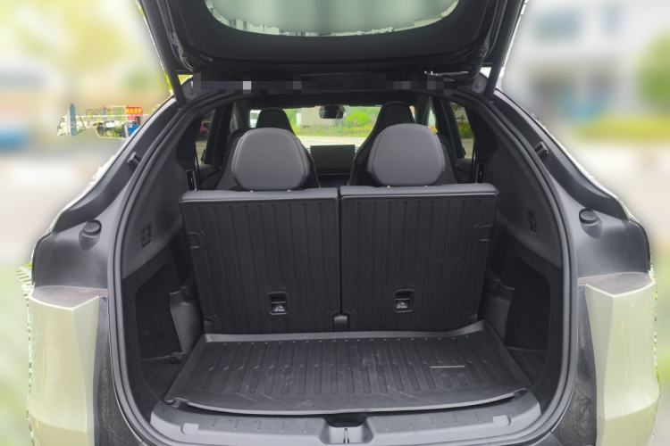 Used Tesla Model Y L 2025 Model Long-Range All-Wheel-Drive Version Trunk