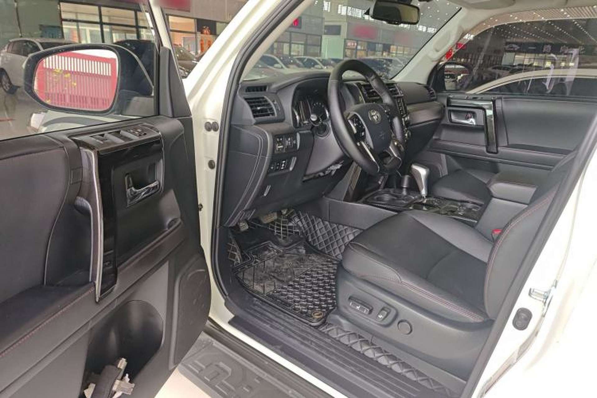Used Toyota 4Runner  Interior 1