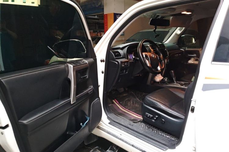 Used Toyota 4Runner 2016 4.0 4x4 TRD U.S. Specification Driver Seat