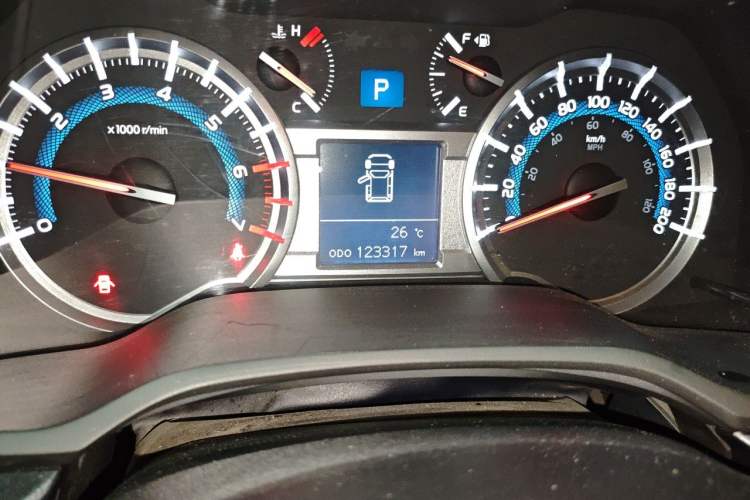 Used Toyota 4Runner 2016 4.0 4x4 TRD U.S. Specification Odometer Close Up