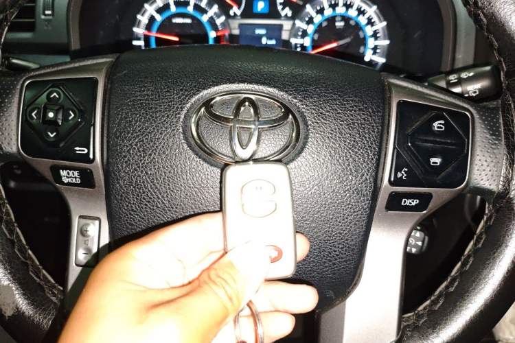 Used Toyota 4Runner 2016 4.0 4x4 TRD U.S. Specification Vehicle Key