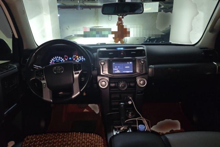 Used Toyota 4Runner 2017 4.0 Four-Wheel Drive SR5 Premium U.S. Specification Center Console