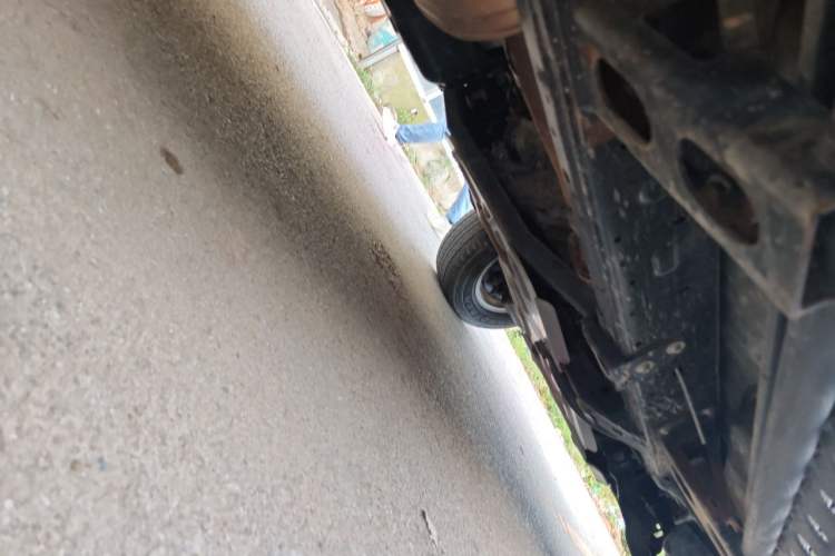 Used Toyota 4Runner 2018 4.0L Parallel Import Chassis Rear Right