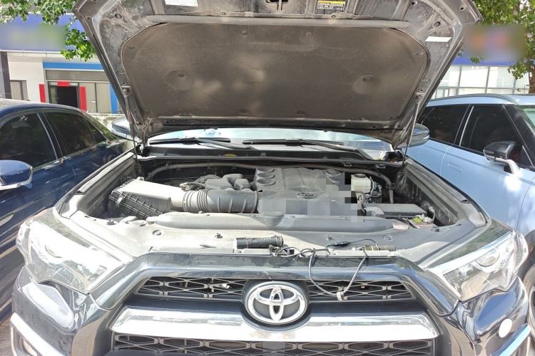 Used Toyota 4Runner  Engine Bay