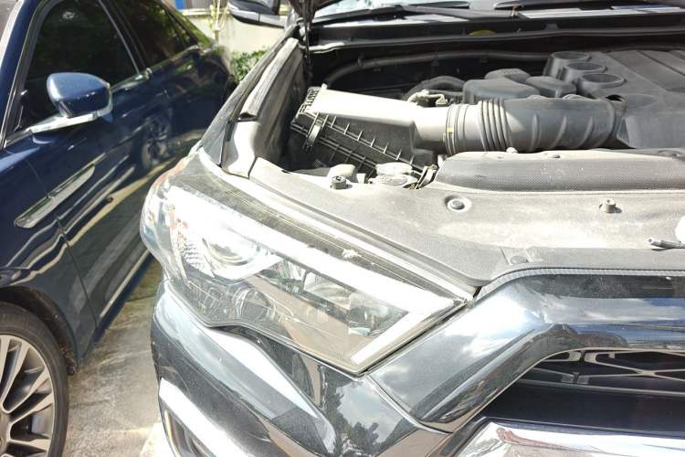 Used Toyota 4Runner  Engine Bay Right