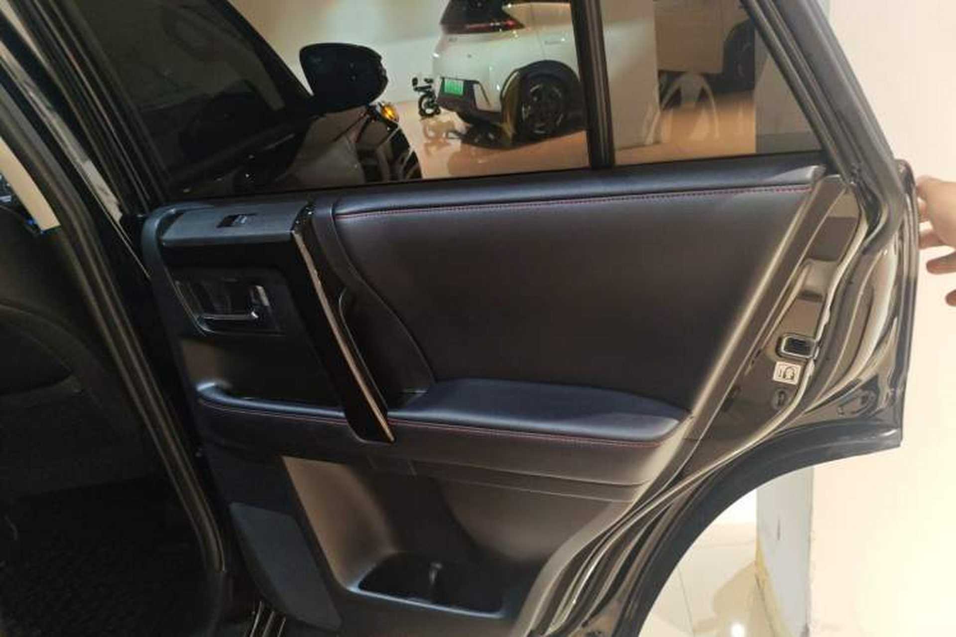 Used Toyota 4Runner 2018 4.0L Parallel Import Interior 4