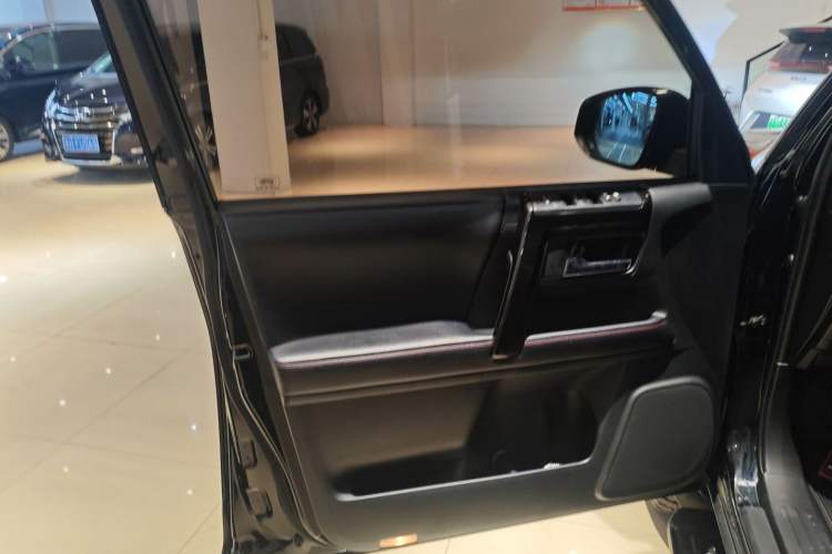 Used Toyota 4Runner 2018 4.0L Parallel Import Interior 5