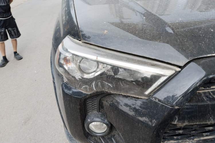 Used Toyota 4Runner 2018 4.0L Parallel Import Right Front Headlight