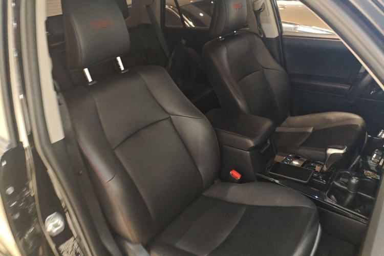 Used Toyota 4Runner 2018 4.0L Parallel Import Right Front Seat