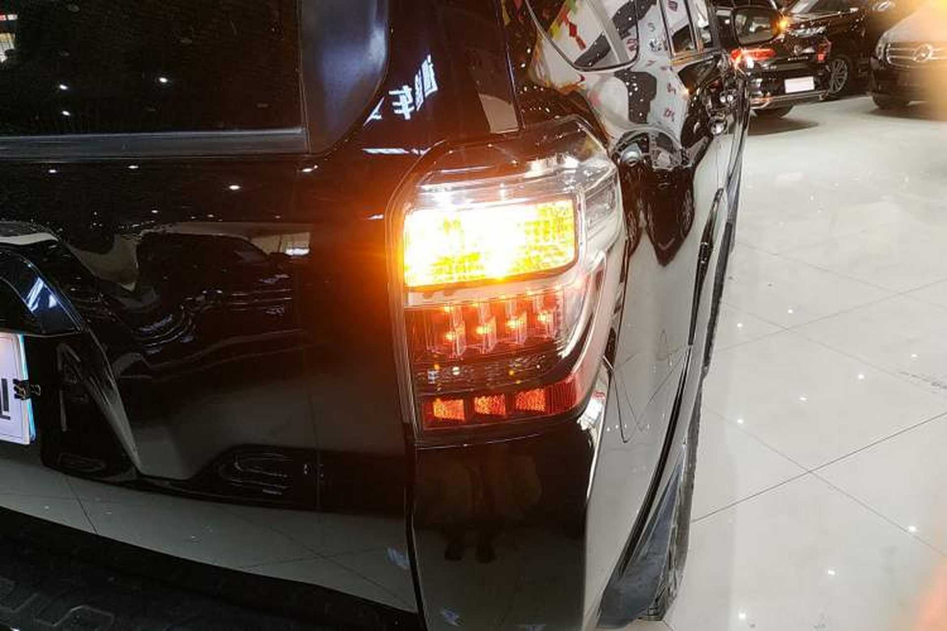 Used Toyota 4Runner 2018 4.0L Parallel Import Right Rear Taillight
