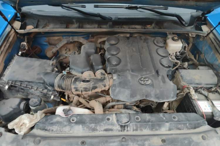 Used Toyota 4Runner  Engine Bay