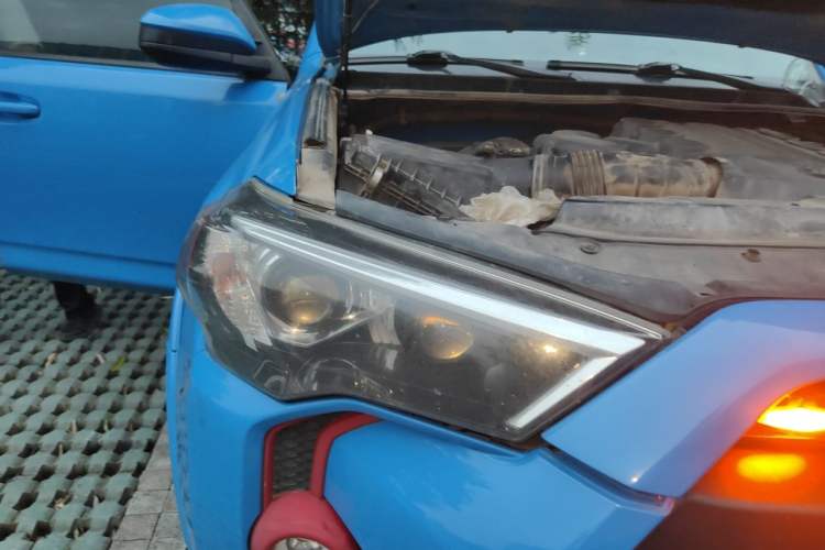 Used Toyota 4Runner  Right Front Headlight