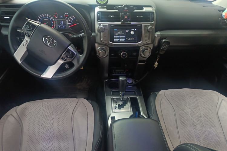 Used Toyota 4Runner 2018 4.0L SR5 Sunroof U.S. Specification Center Console