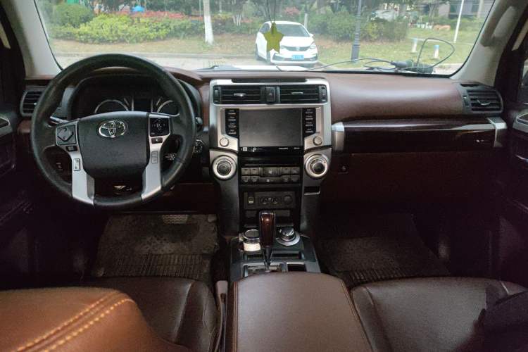 Used Toyota 4Runner 2018 4.0L Parallel Import Center Console