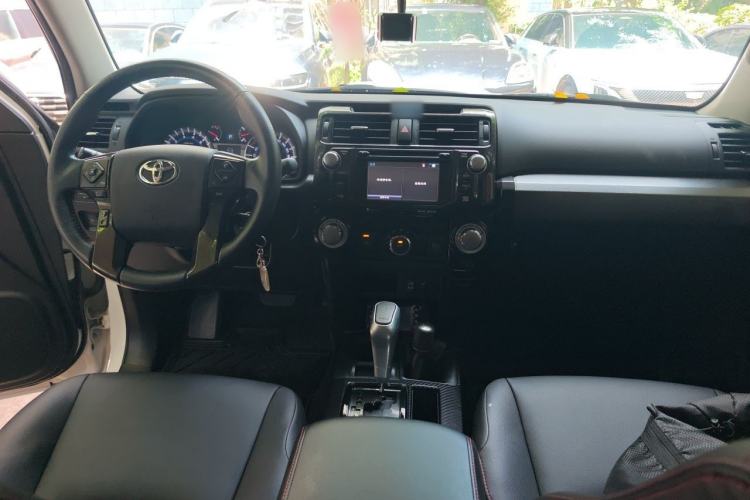Used Toyota 4Runner 2018 4.0L LTD U.S. Specification Center Console