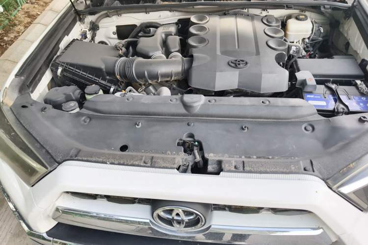 Used Toyota 4Runner  Engine Bay