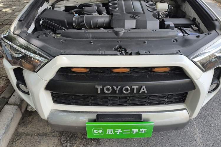 Used Toyota 4Runner  Engine Bay