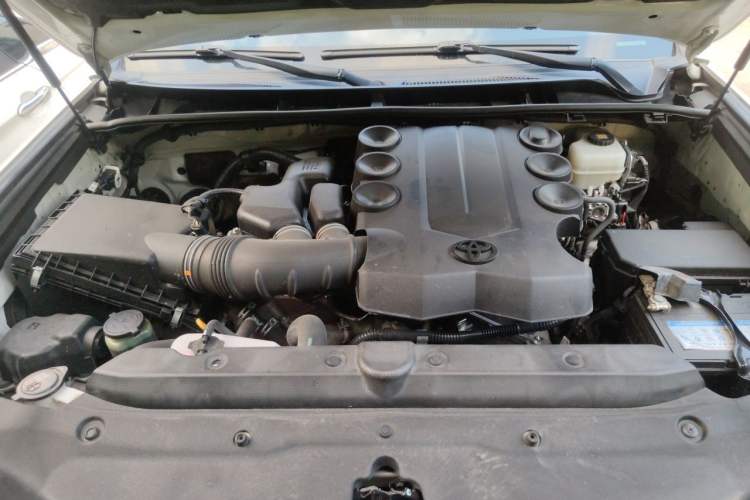 Used Toyota 4Runner  Engine Bay
