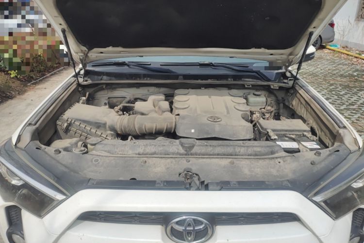 Used Toyota 4Runner  Engine Bay