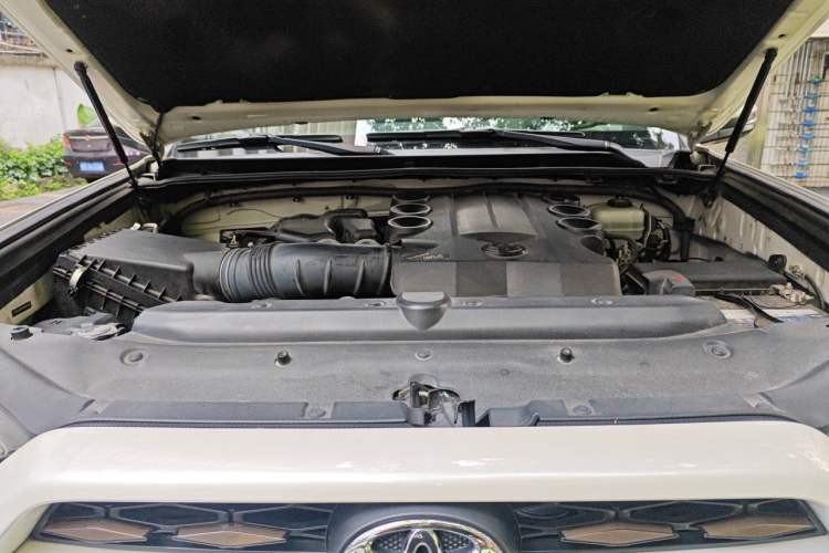 Used Toyota 4Runner  Engine Bay