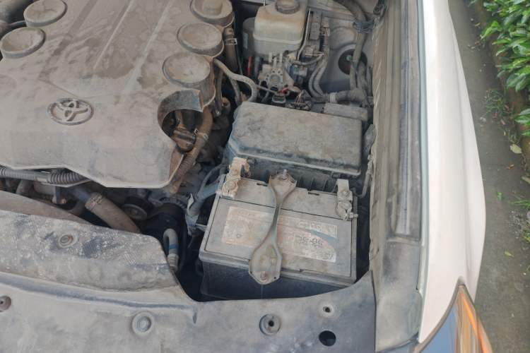 Used Toyota 4Runner  Engine Bay Left