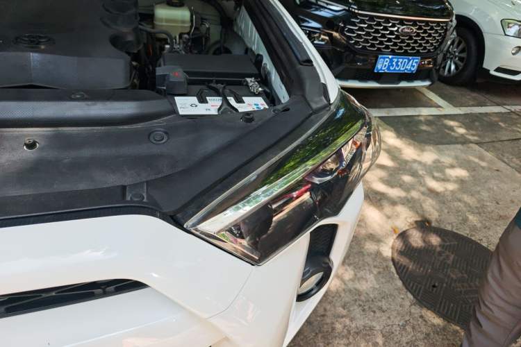 Used Toyota 4Runner 2018 4.0L LTD U.S. Specification Engine Bay Left