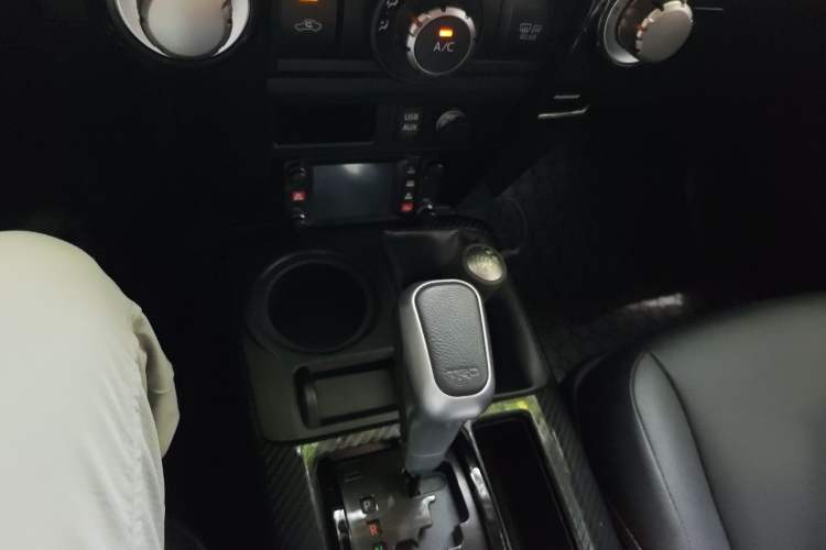 Used Toyota 4Runner 2018 4.0L LTD U.S. Specification Gear Lever