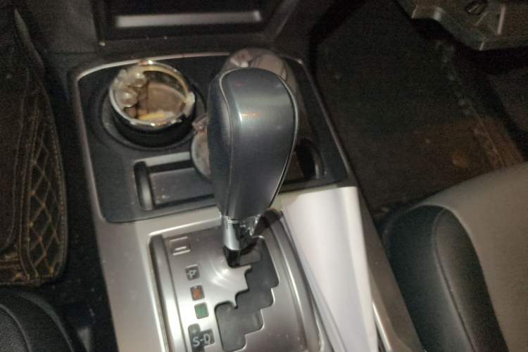 Used Toyota 4Runner 2018 4.0L Parallel Import Gear Lever