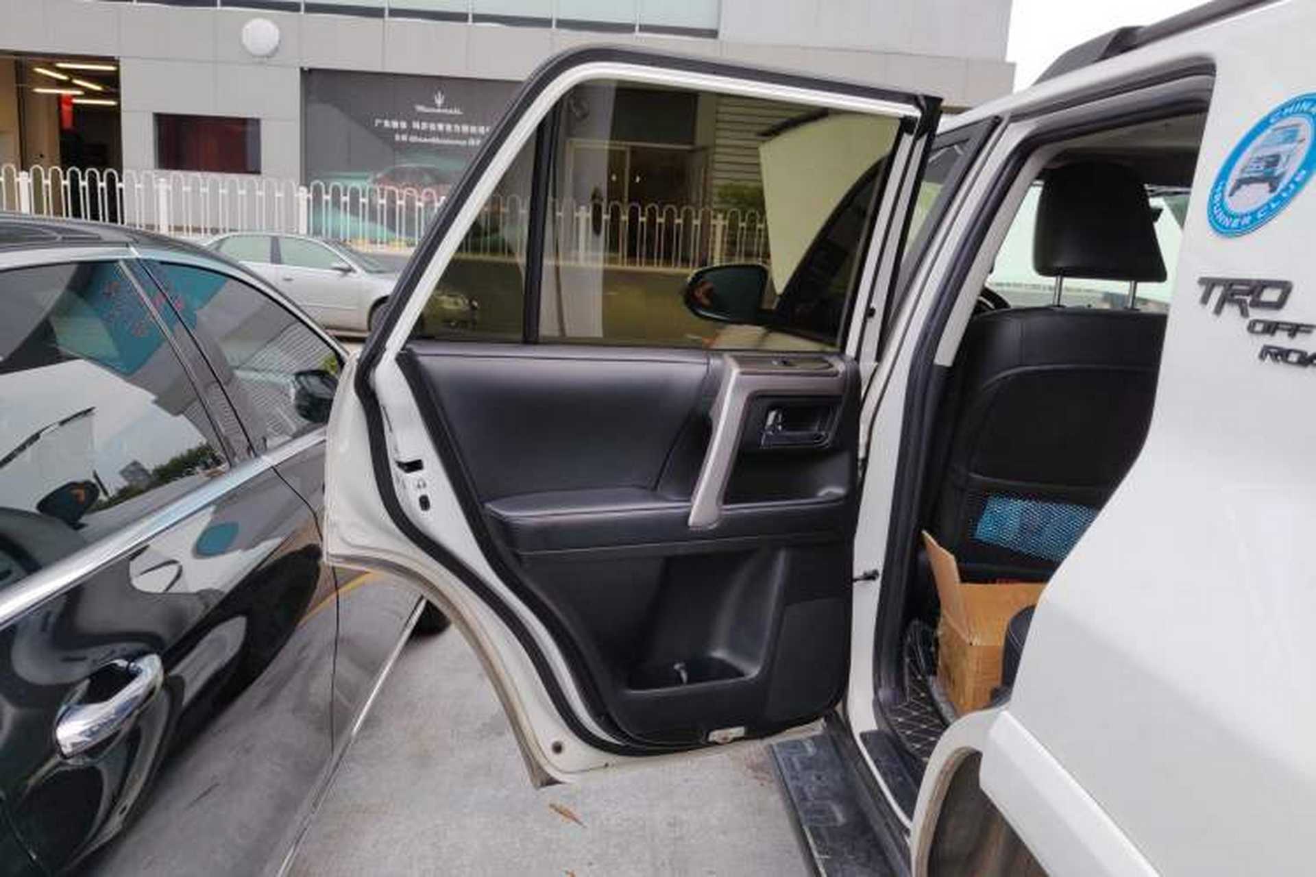 Used Toyota 4Runner 2018 4.0L Parallel Import Interior 8