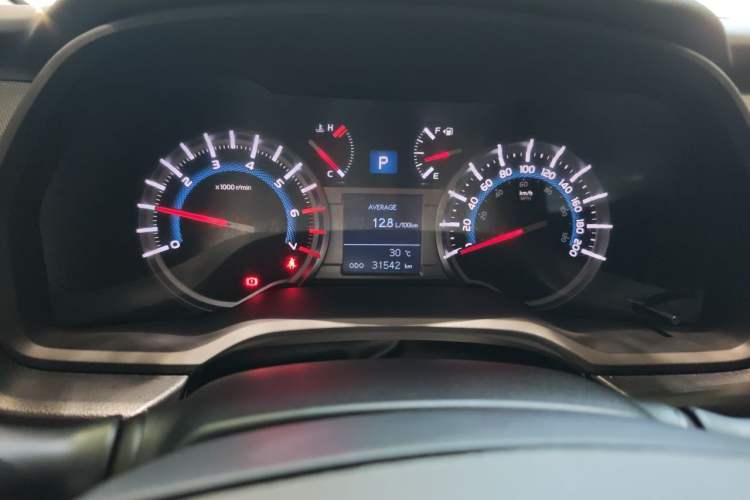 Used Toyota 4Runner 2018 4.0L LTD U.S. Specification Odometer Close Up