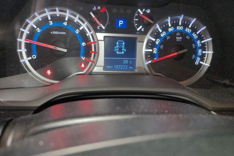Used Toyota 4Runner 2018 4.0L Parallel Import Odometer Close Up