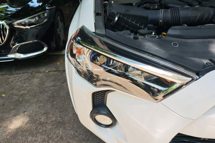 Used Toyota 4Runner 2018 4.0L LTD U.S. Specification Right Front Headlight