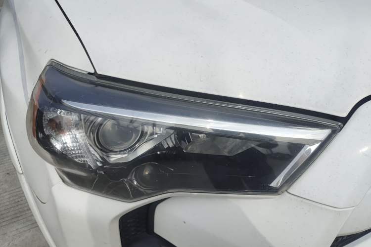 Used Toyota 4Runner  Right Front Headlight