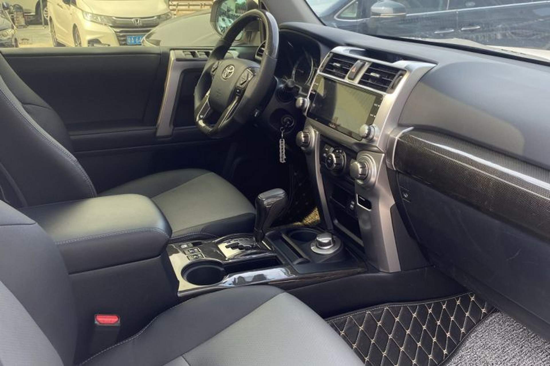 Used Toyota 4Runner 2018 4.0L Parallel Import Right Front Seat