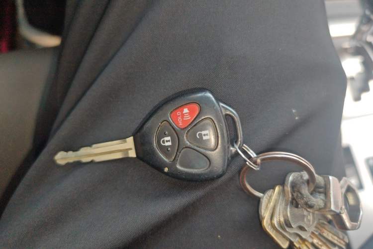 Used Toyota 4Runner  Vehicle Key