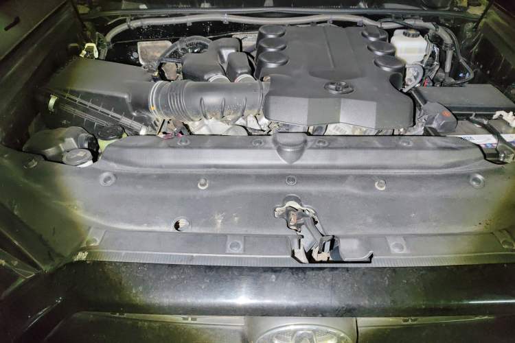 Used Toyota 4Runner  Engine Bay