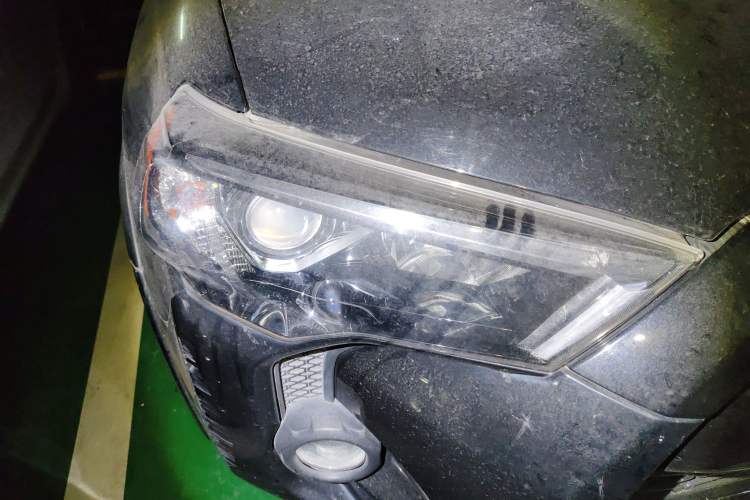 Used Toyota 4Runner  Right Front Headlight