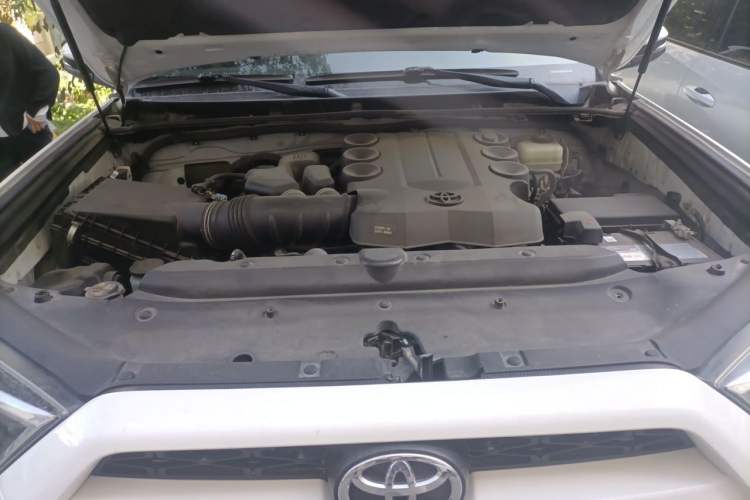 Used Toyota 4Runner  Engine Bay